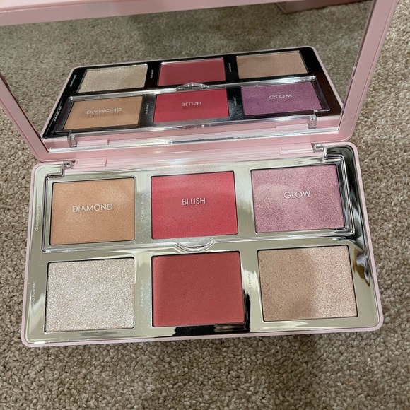 Natasha Denona, KKW, Āether Beauty make up pallets. - Picture 7 of 12